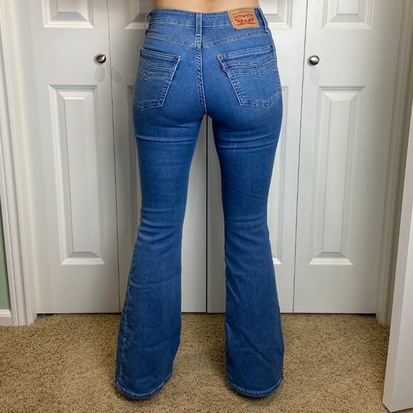 Levi’s 726 flare split-hem jeans, medium blue, size 26 x 32 - Picture 3 of 8